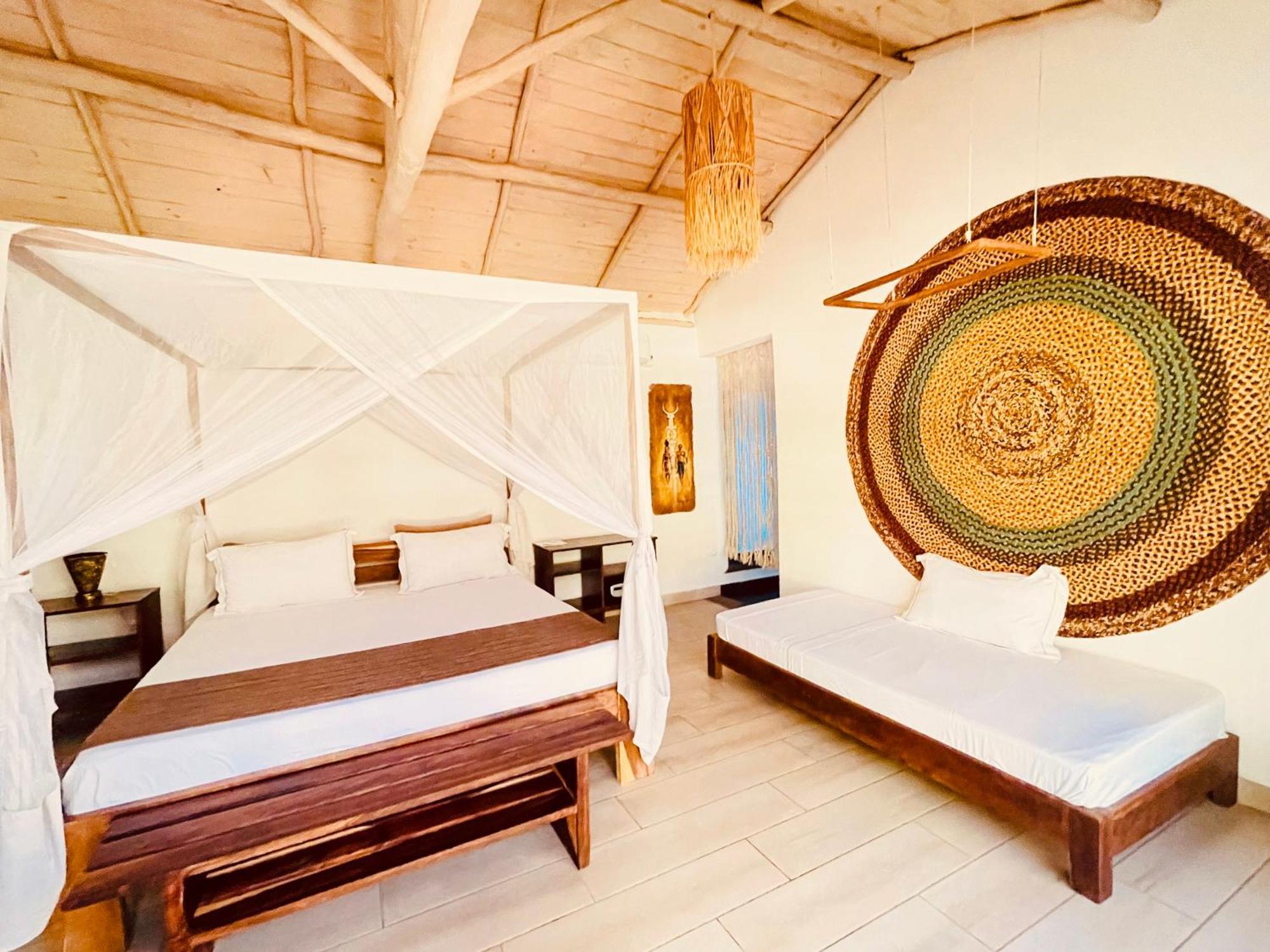 Vovo Telo Lodge Толиара Екстериор снимка