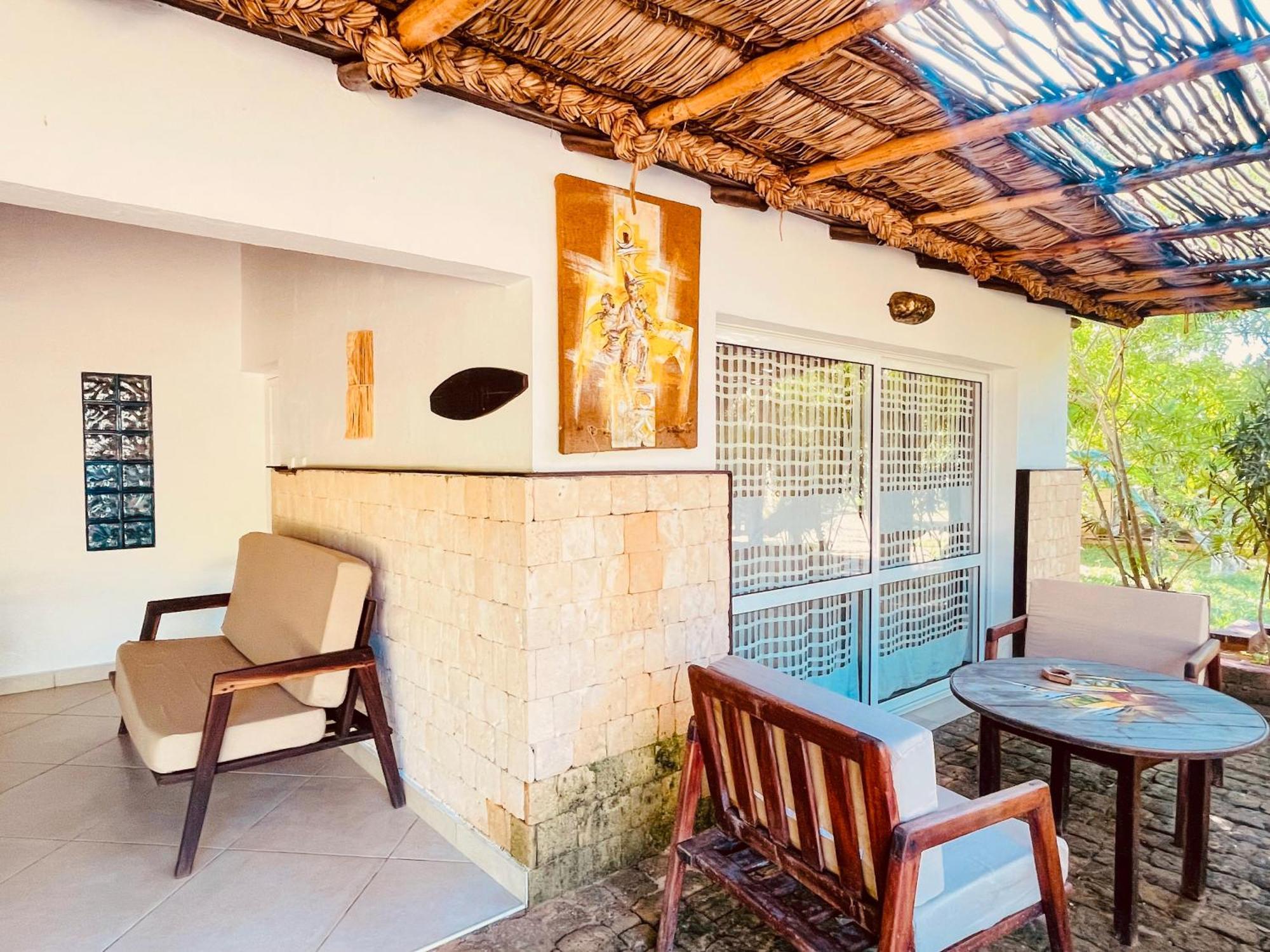 Vovo Telo Lodge Толиара Екстериор снимка