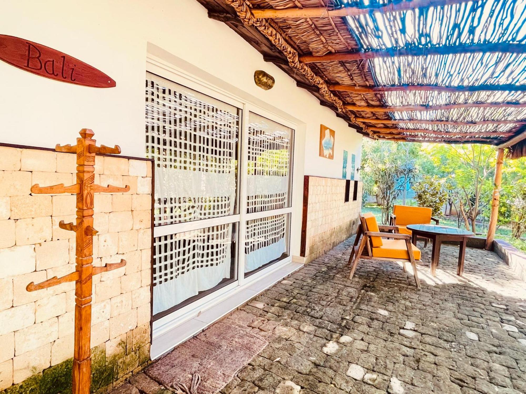 Vovo Telo Lodge Толиара Екстериор снимка