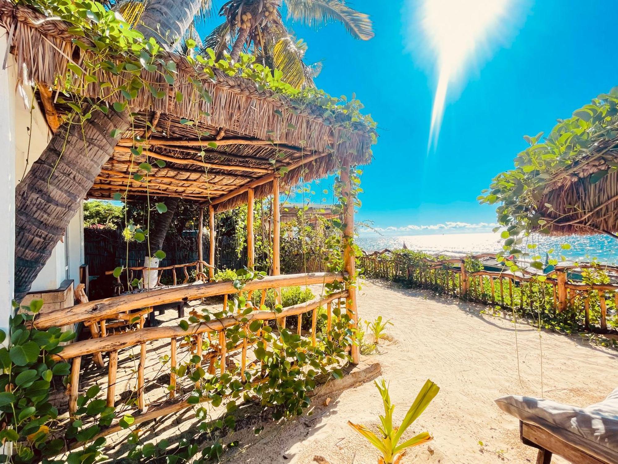 Vovo Telo Lodge Толиара Екстериор снимка