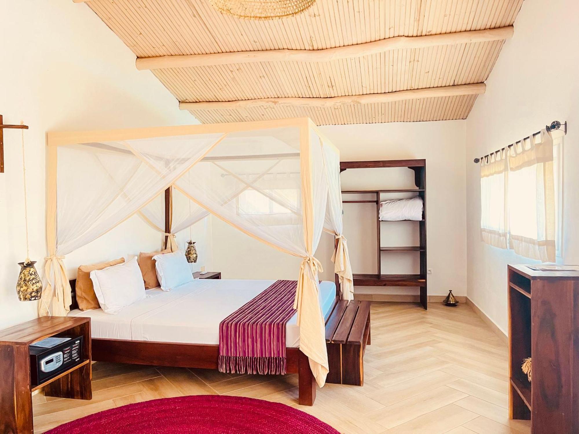 Vovo Telo Lodge Толиара Екстериор снимка