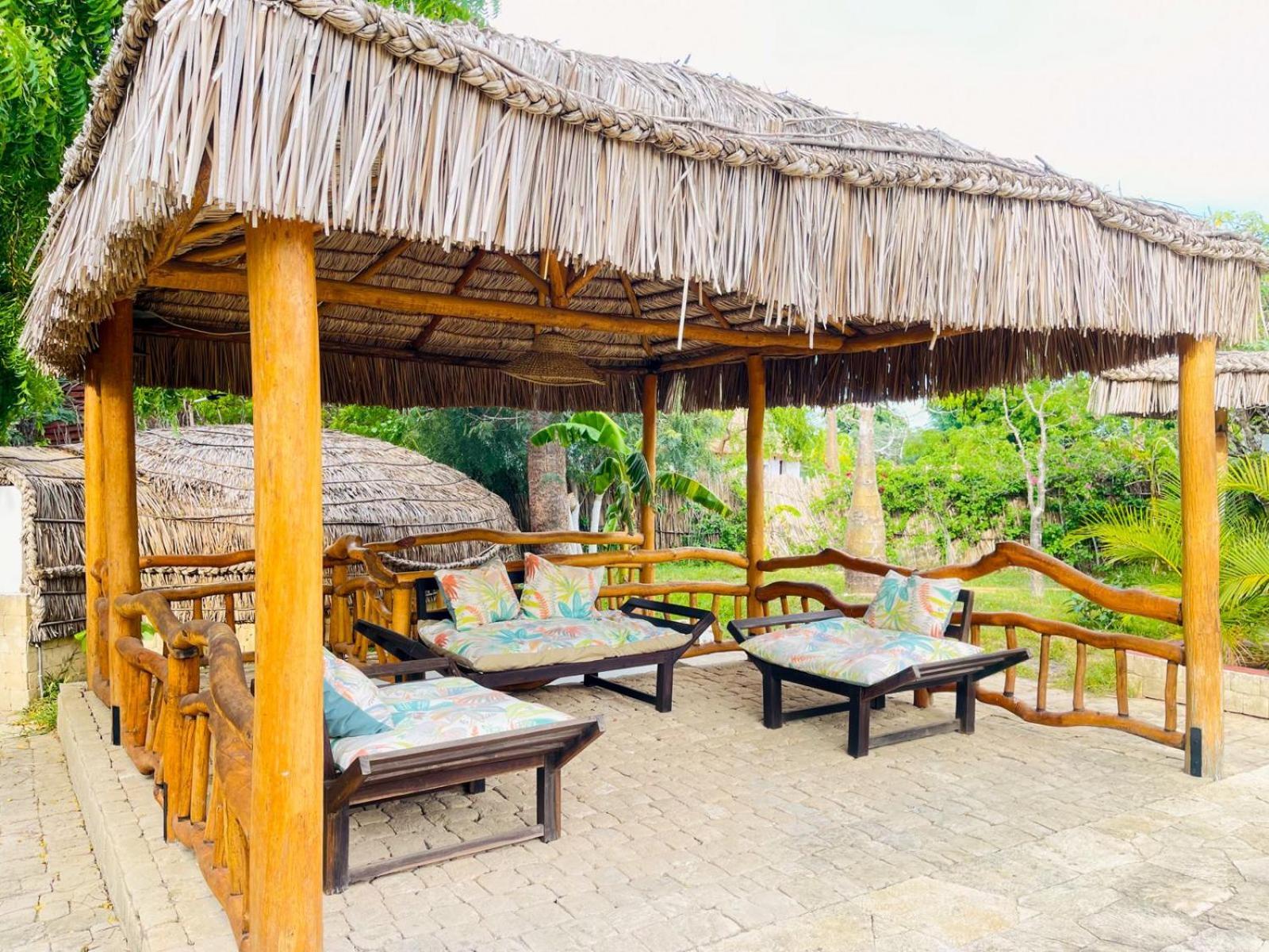 Vovo Telo Lodge Толиара Екстериор снимка