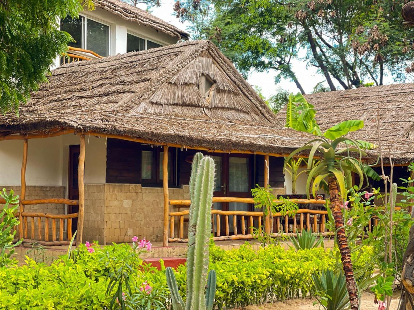 Vovo Telo Lodge Толиара Екстериор снимка