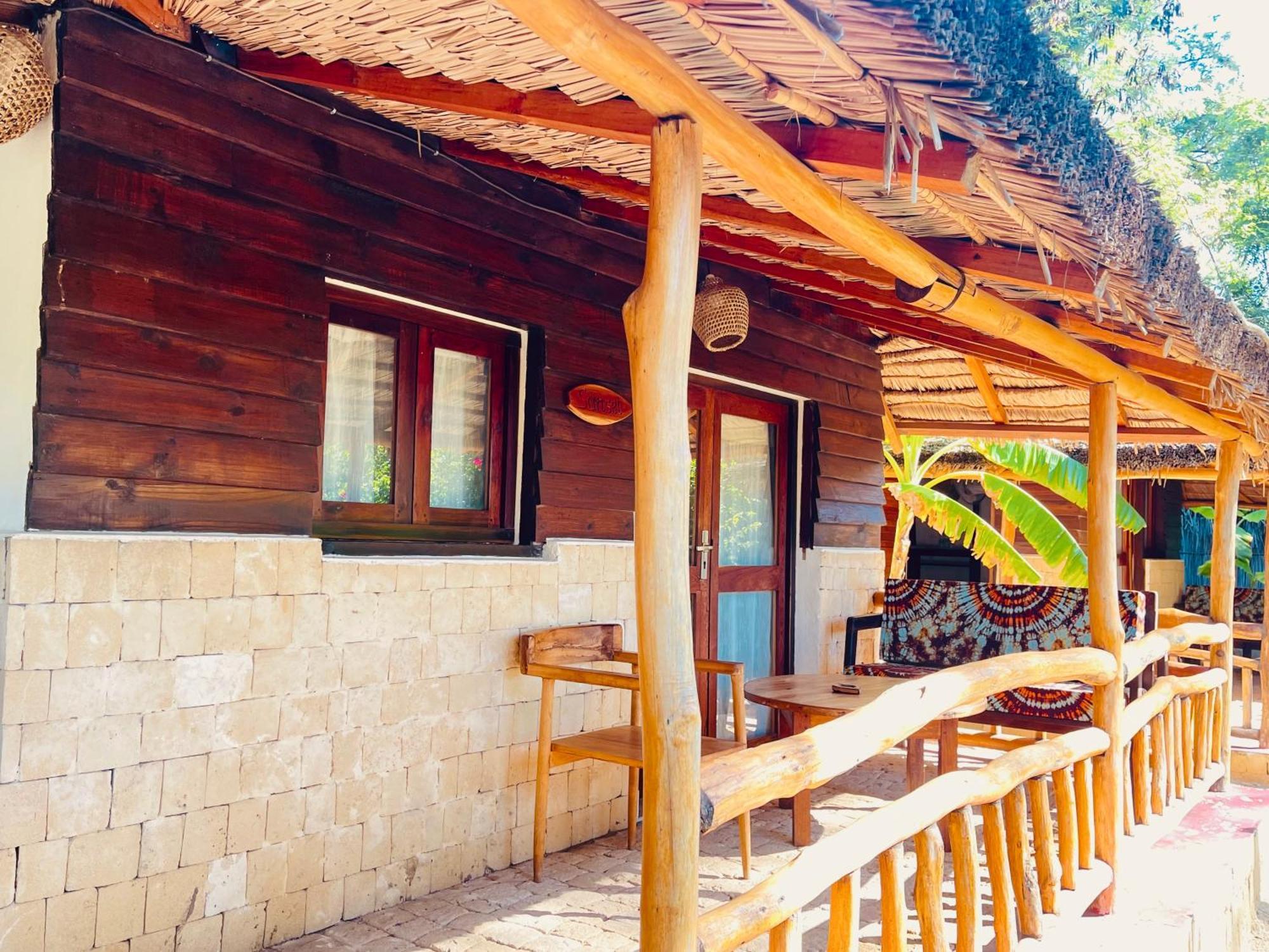 Vovo Telo Lodge Толиара Екстериор снимка