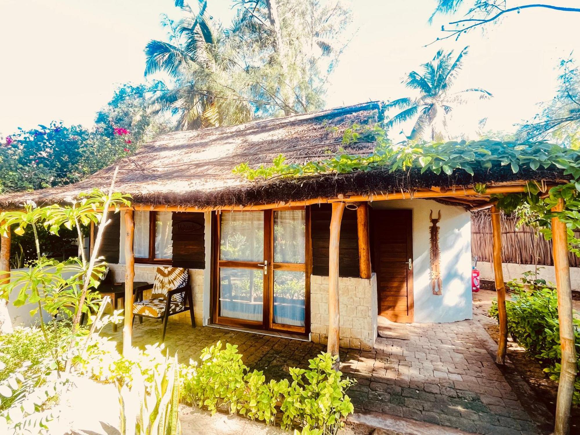 Vovo Telo Lodge Толиара Екстериор снимка