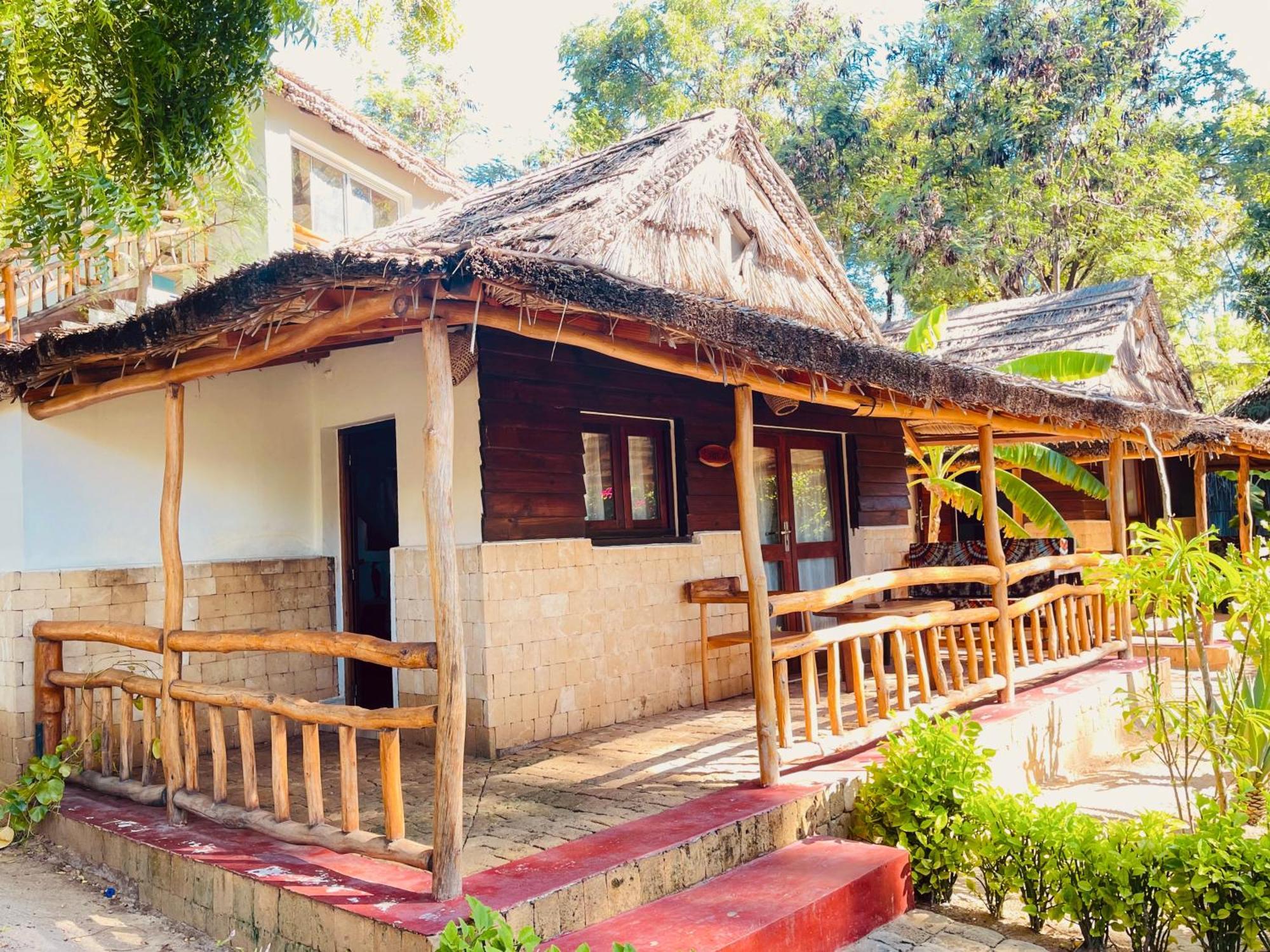 Vovo Telo Lodge Толиара Екстериор снимка