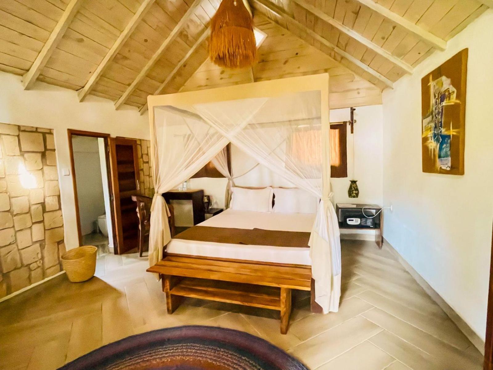 Vovo Telo Lodge Толиара Екстериор снимка