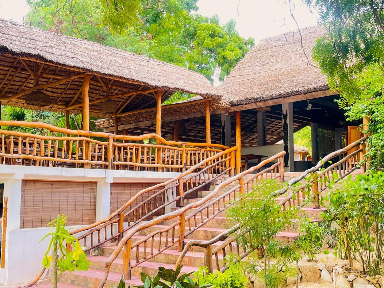Vovo Telo Lodge Толиара Екстериор снимка
