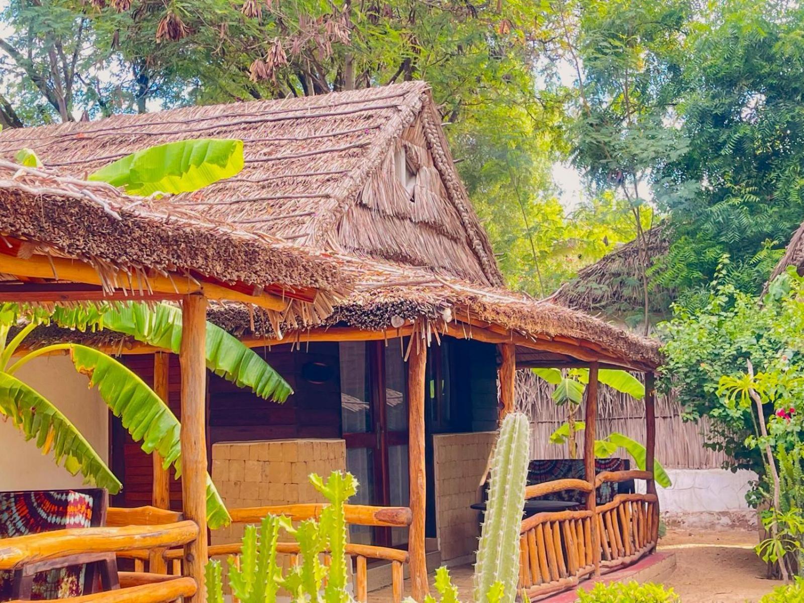 Vovo Telo Lodge Толиара Екстериор снимка